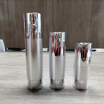 Bán buôn tại nhà máy chai bơm không khí bằng nhựa màu bạc 15ml 20ml 30ml cho bao bì chăm sóc da
